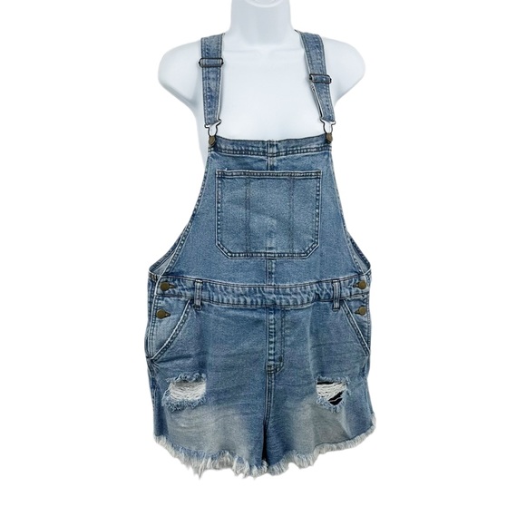 wild fable Denim - Wild Fable Distressed Raw Hem Overall Shorts Size XL